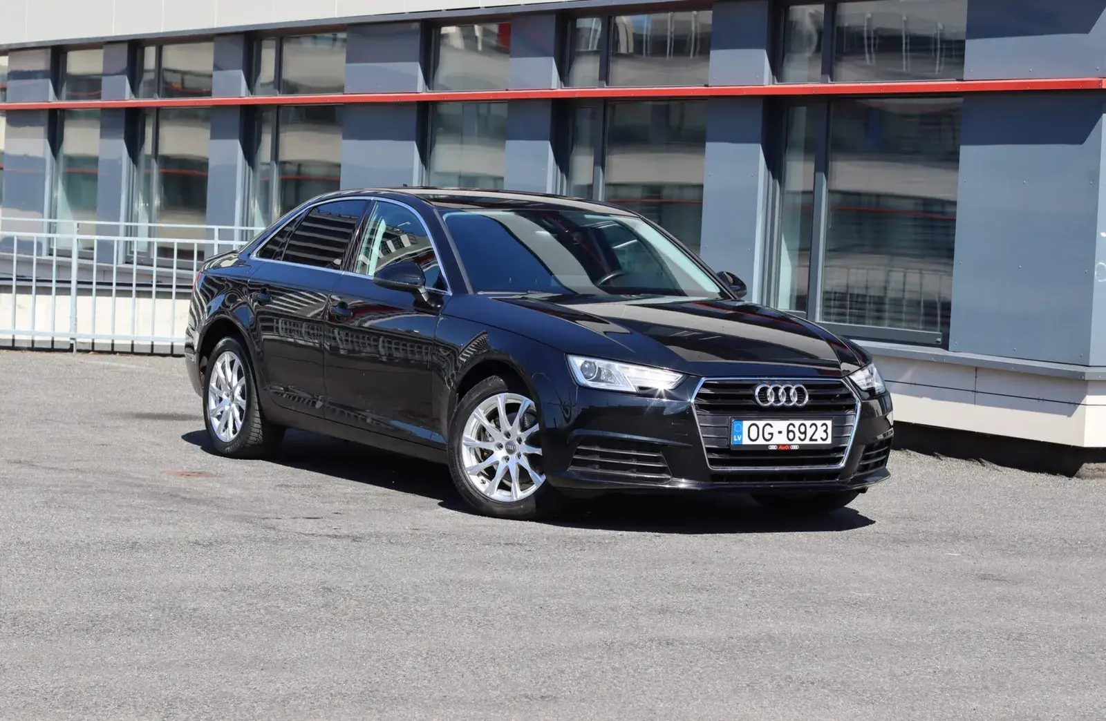 Audi A4 sedans 2017